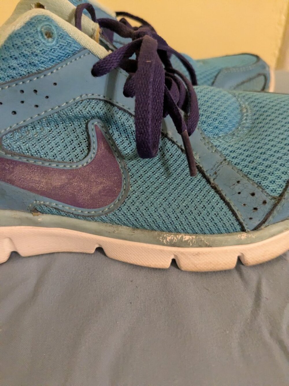 Nike - Picture 2 of 5